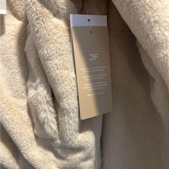 Justfab brand new with tags fuzzy jacket - Picture 3 of 9